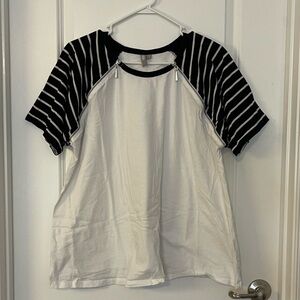 ASOS Women’s Nursing Friendly T-shirt, size 16